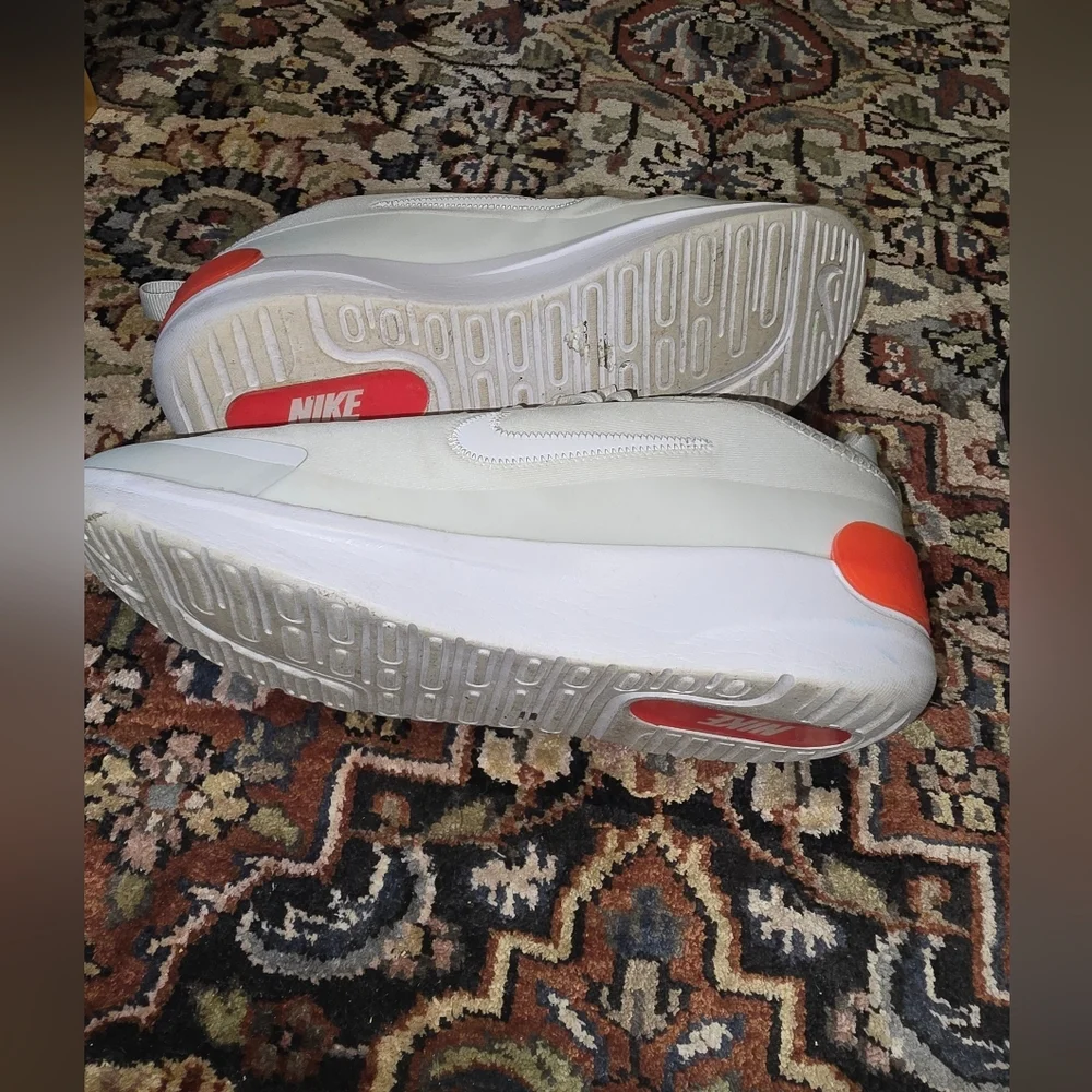 Nike Amixa Photon Dust Men's White and Red Athletic Sneakers